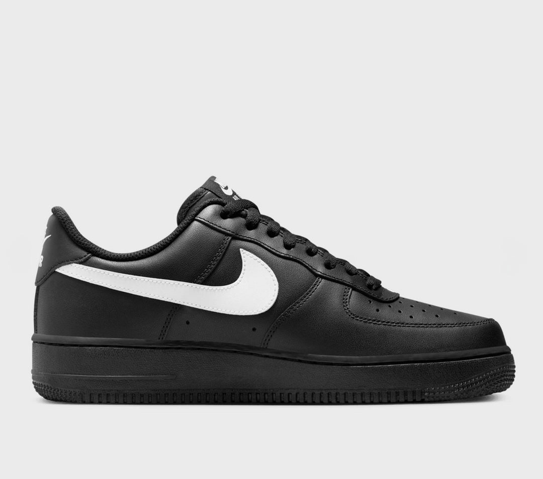 Nike Air Force 1 '07 Black and White